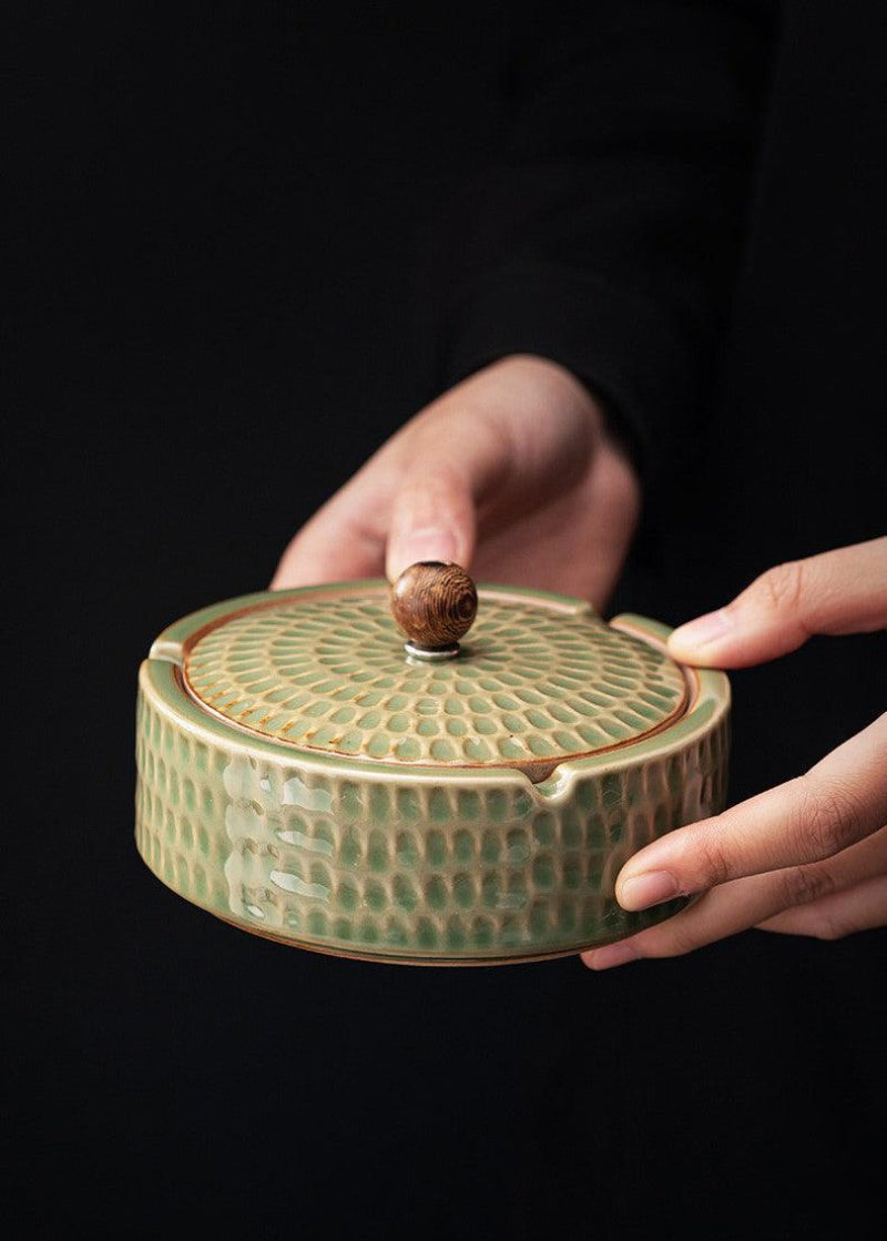 Ceramic Cigarette Ashtray Wood Lid Covered Ashtray