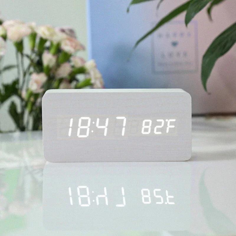 Minimalistic LED Clock | Wood 1