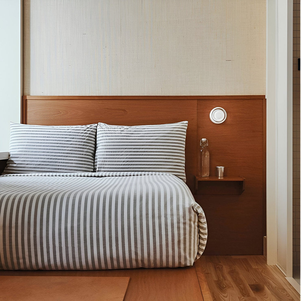 Wall Light LED Dimple Glass Dusk To Dawn Sensor Minimalist Bedroom Hallway