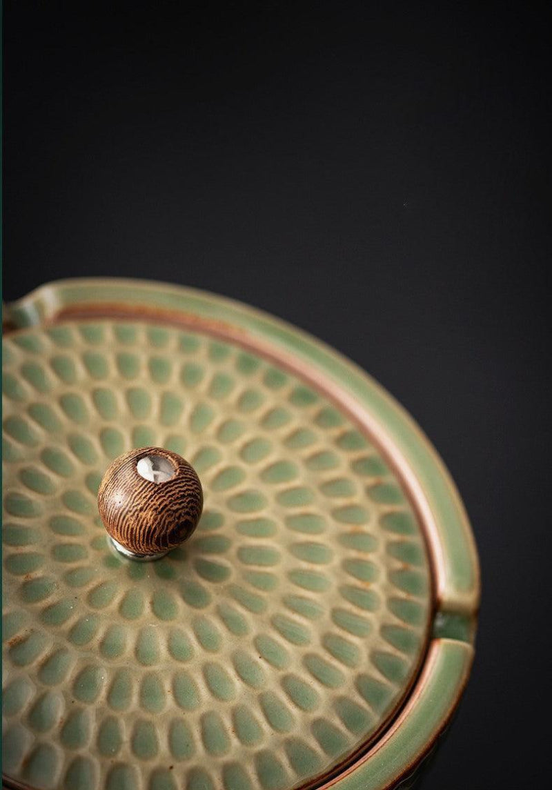 Ceramic Cigarette Ashtray Wood Lid Covered Ashtray