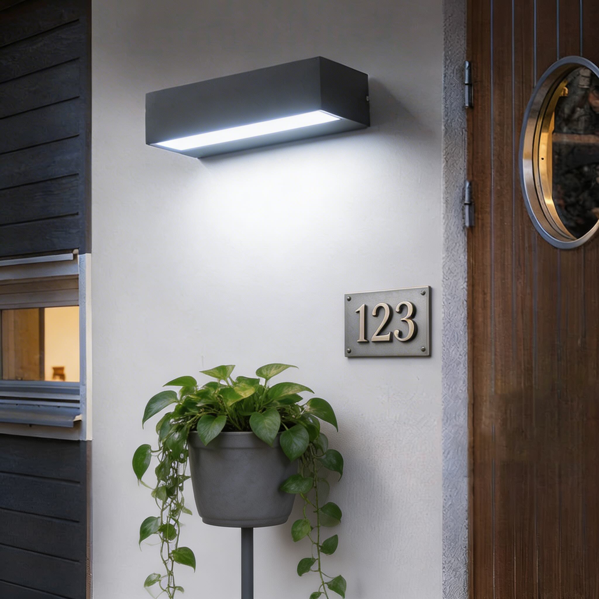 Outdoor Linear Aluminum LED Wall Light